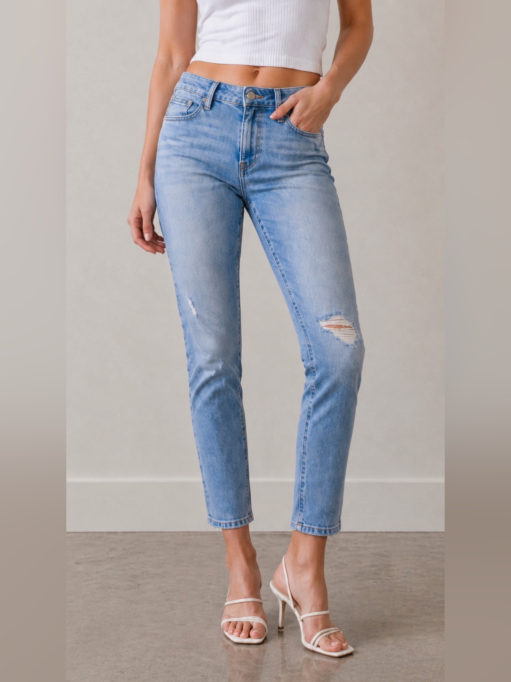 Paige Sarah Slim Jeans 26 Light Wash Distressed Mid Rise Ankle